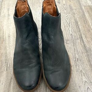 Gentle Souls Nyle Chelsea Boot(Kenneth Cole)
